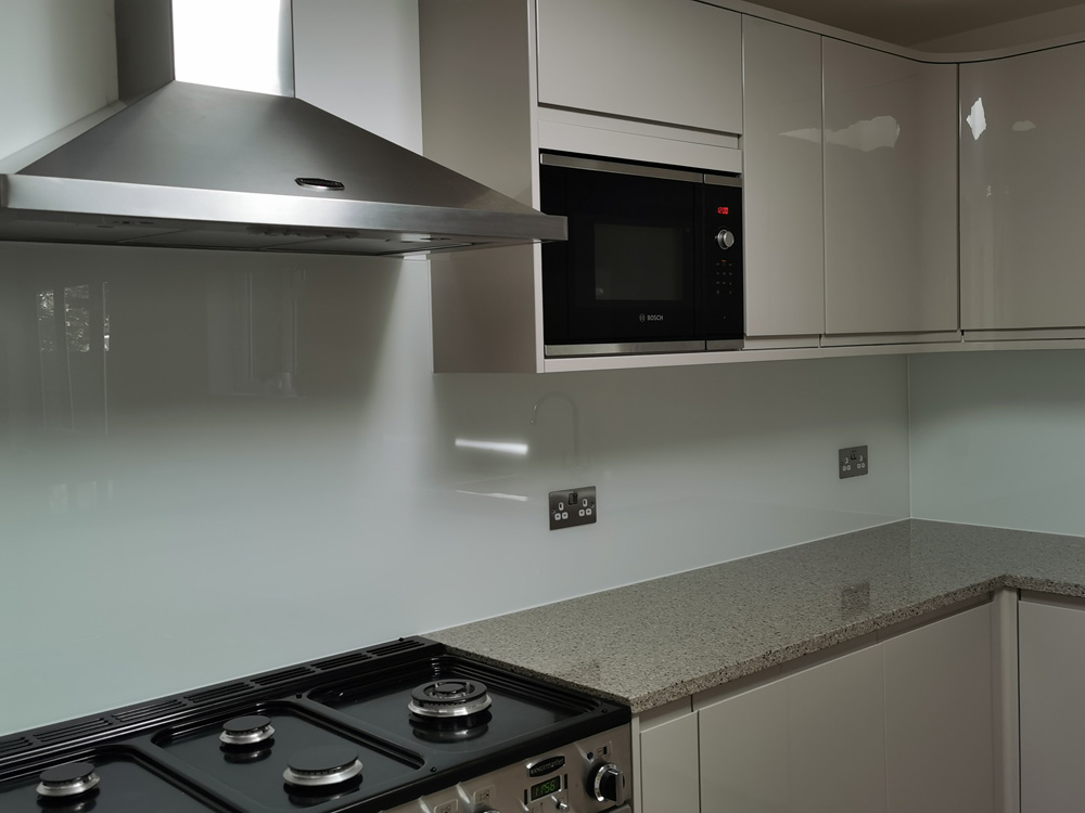 UK Splashbacks White Splashbacks