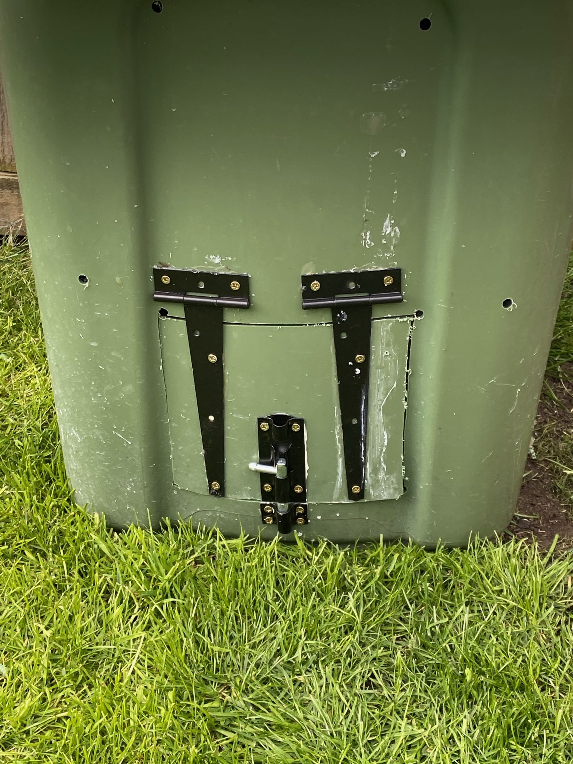 Convert Garden Green Waste Wheelie Bin into a Composter