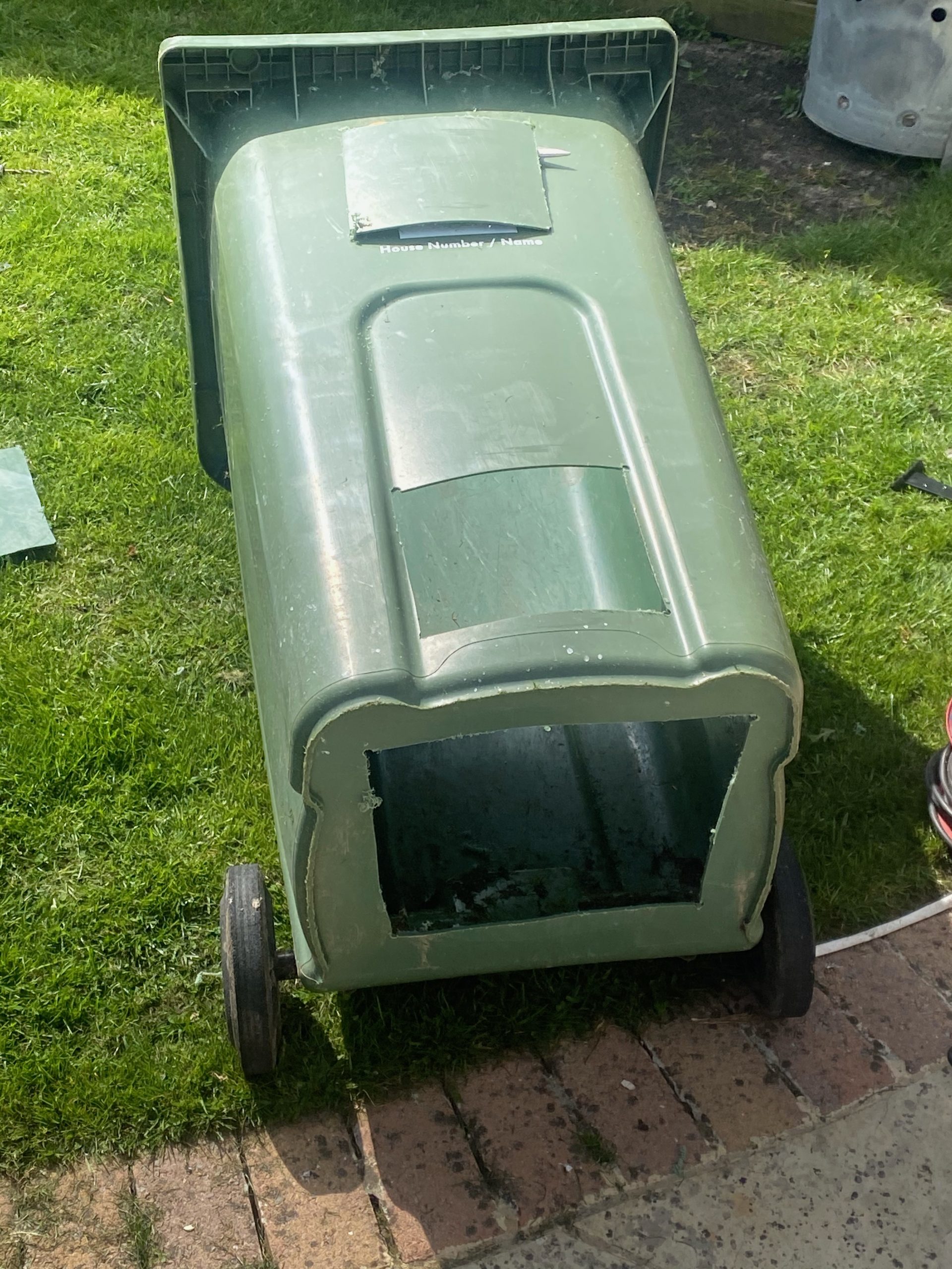 Convert Garden Green Waste Wheelie Bin into a Composter