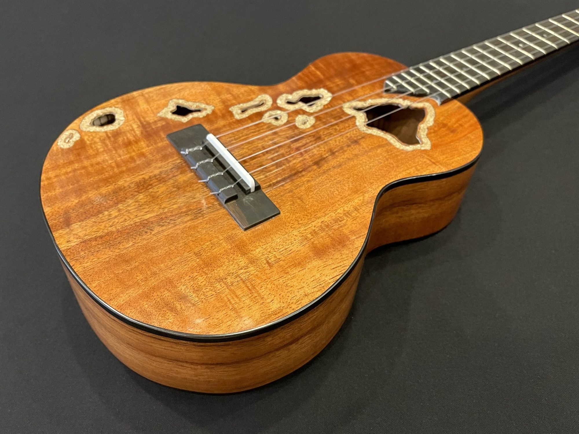 Anaʻole Custom Hawaiian Islands Sand Tenor Ukulele Store