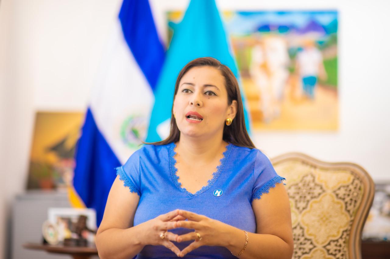 Cecilia Rivera a golpistas Los que no hicieron nada en 30 años quieren destituir al Presidente