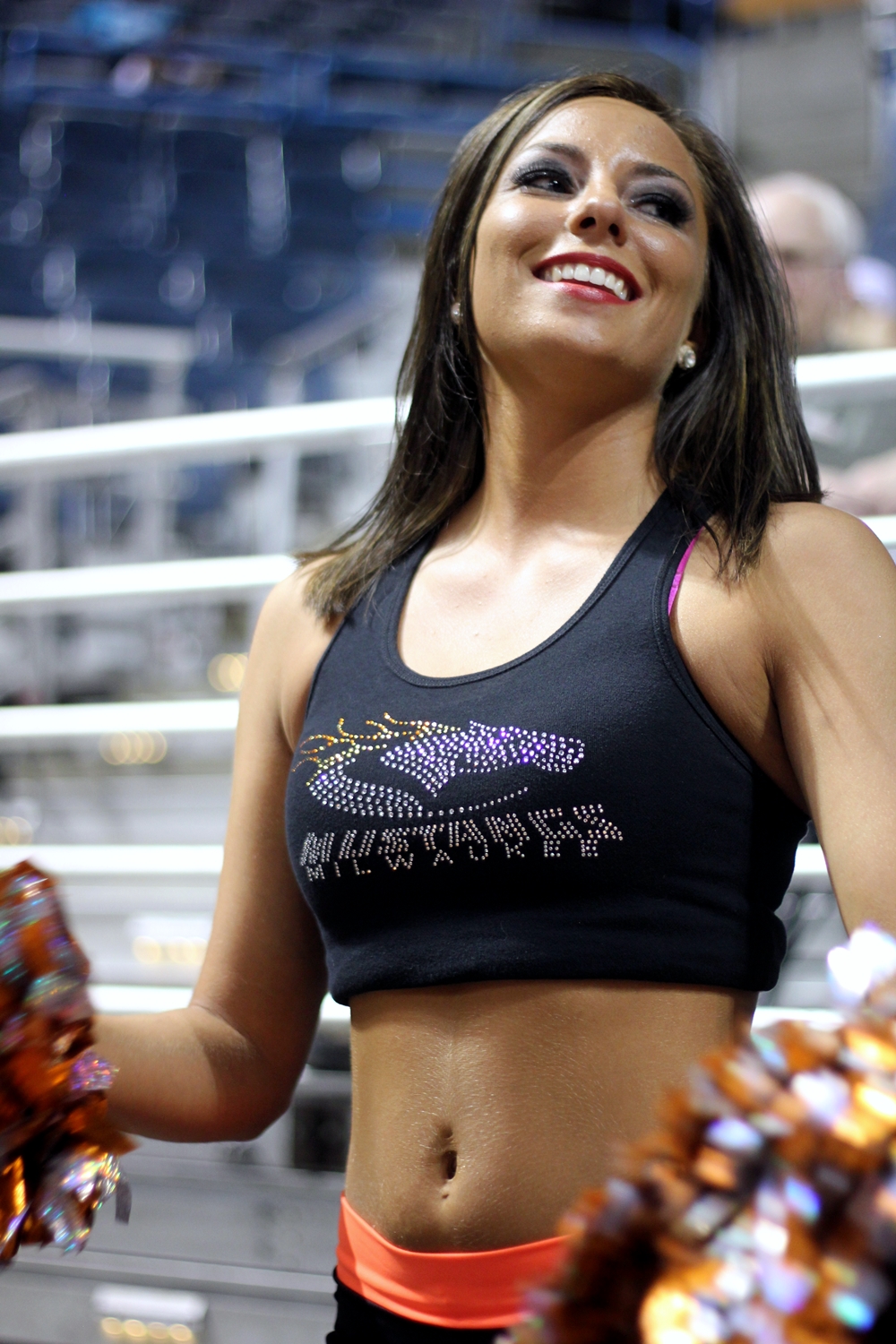 Milwaukee’s AFL fans “pull for” their talented Fillies Dance Team
