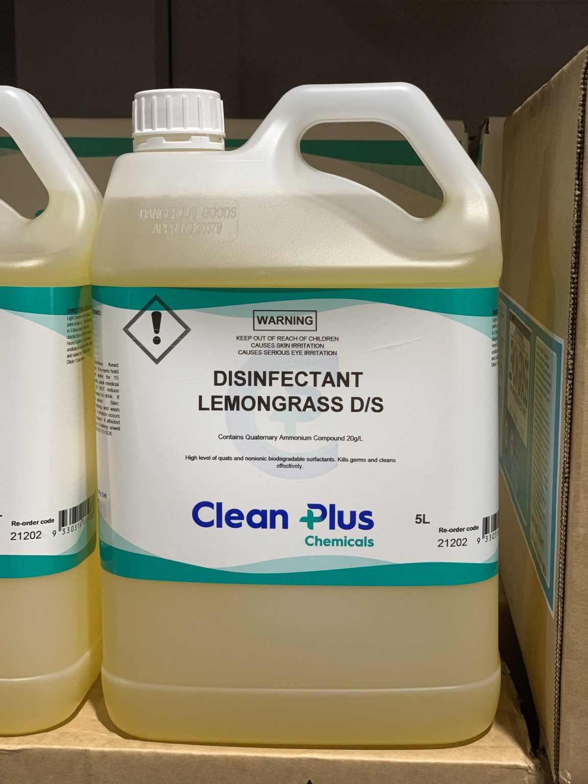 Clean Plus Lemongrass Concentrated Disinfectant Ultimate Cleaning