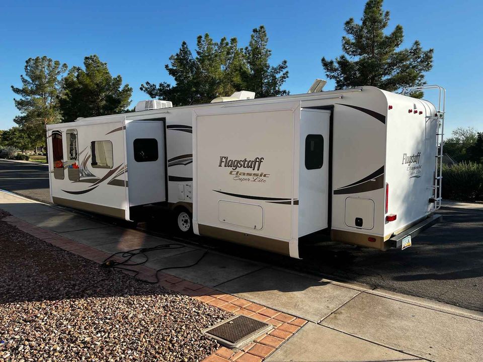 2013 Flagstaff classic ultra lite Ultimate Toy Trader