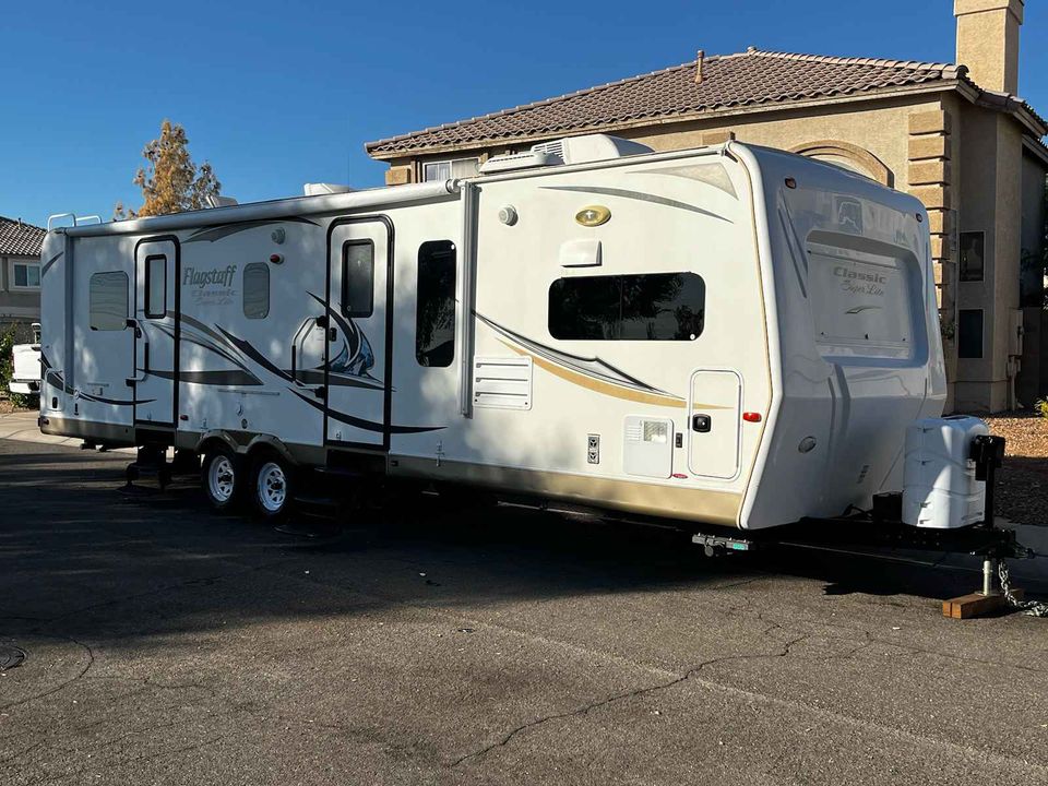 2013 Flagstaff classic ultra lite Ultimate Toy Trader