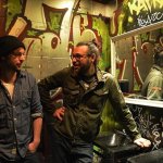 David P. Zarain y Jorge Abril en el pintoresco cuarto de baño del Kafka. FOTO: Gaspar Francés