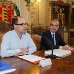 El concejal de Movilidad, Luis Vélez y el gerente de AUVASA, Andrés Bernabé. Foto: Carlos Arranz