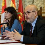 Juan González Posadas y la concejala Ana Redondo, en la rueda de prensa sobre la selección de CreArt.