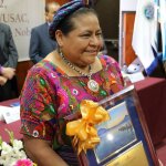 La Premio Nobel durante la presentación de la Cátedra Universitaria “Rigoberta Menchú Tum” en la Universidad de San Carlos de Guatemala. FOTO: Fundación Rigoberta Menchú
