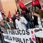 Avelino Mata, en el centro, durante una movilización en defensa de la educación pública. Foto: Alejandro Romera