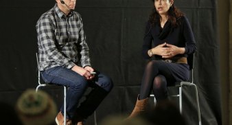 Ana Redondo, concejala de Cultura del Ayuntamiento, y Javier Gómez, profesor del Departamento de Sociología y Trabajo Social de la UVa.