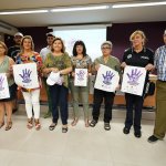La concejala de Educación e Igualdad, Victoria Soto, junto a representantes de colectivos en la presentación de la campaña Solo sí es sí.
