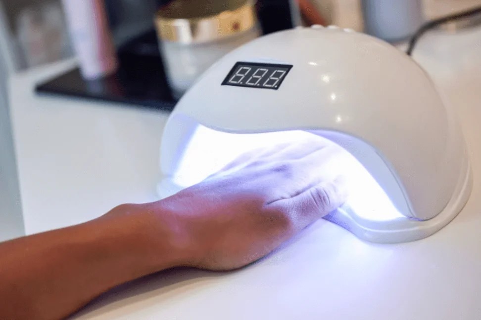 Can you dry regular nail polish by using UV light or LED Lamp