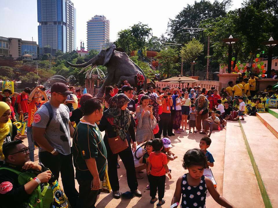 Balik kampung bercuti dan meraihkan hari perayaan dengan ahli keluarga tersayang. Cuti Sekolah 2017 Umminani