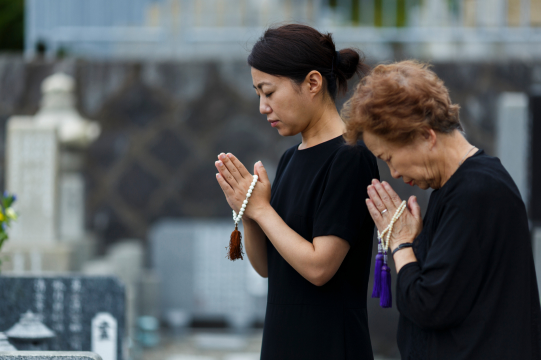 What Do Grave Clothes Mean Spiritually? Bible College