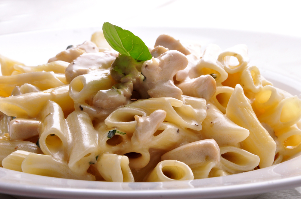Receta de macarrones con nata ¡cremosos y deliciosos!