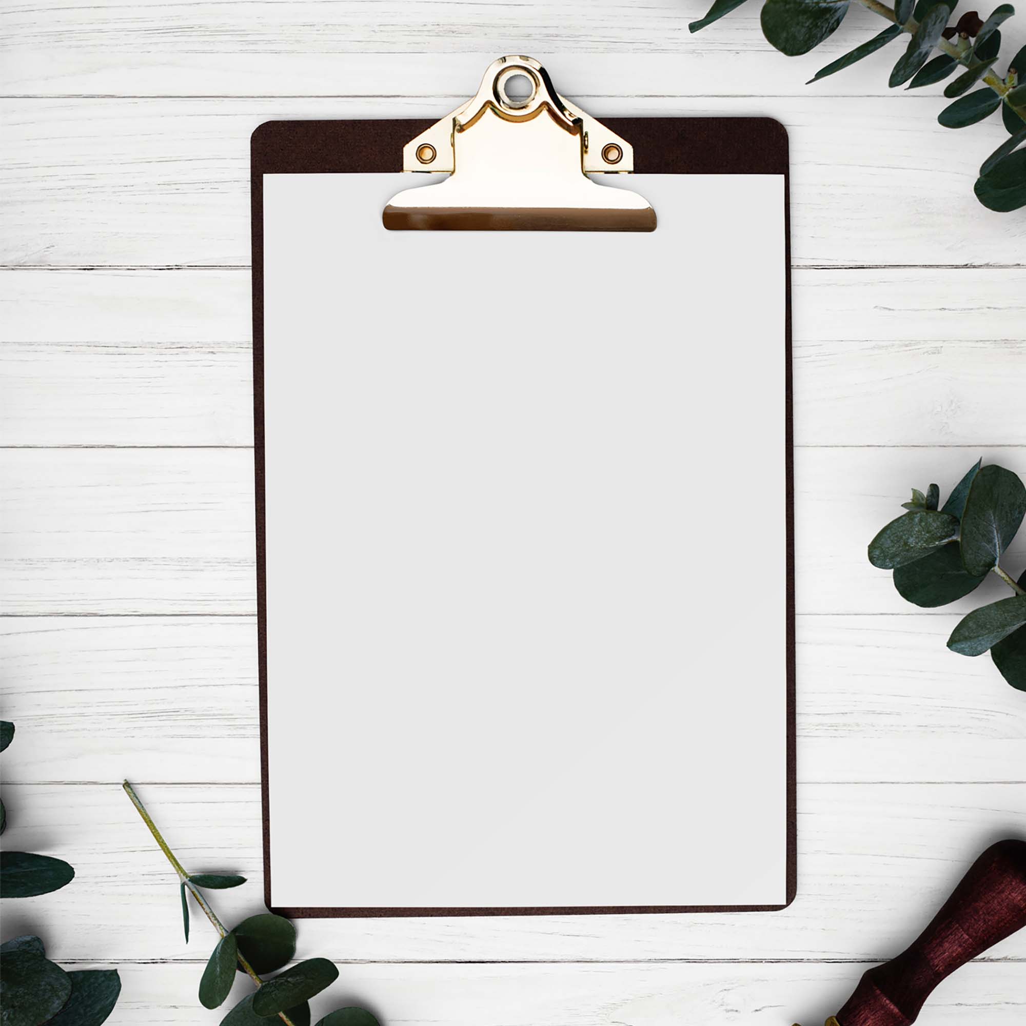 Free Realistic Clipboard Mockup (PSD)