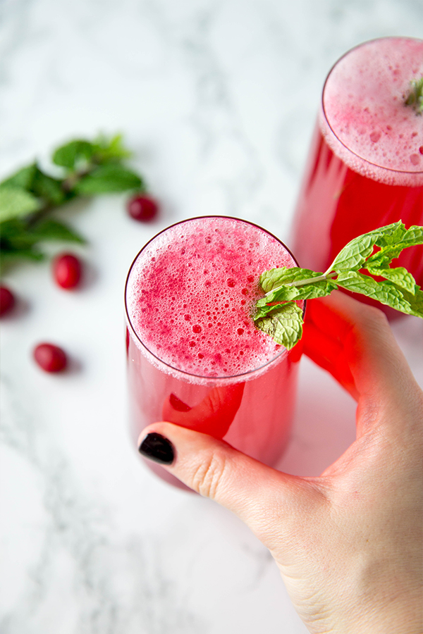 sparking cranberry mocktail