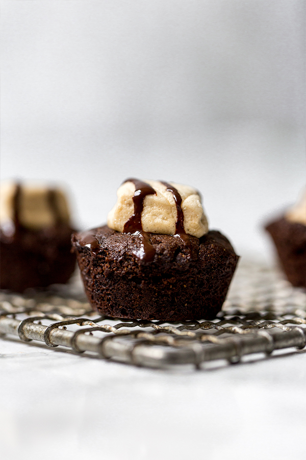 hot chocolate brownie bites