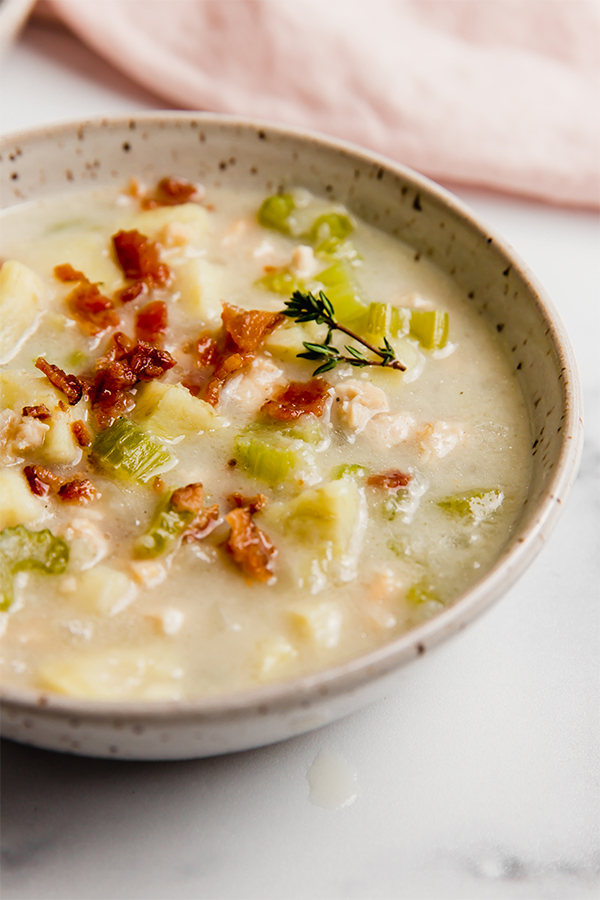 A bowl of clam chowder.