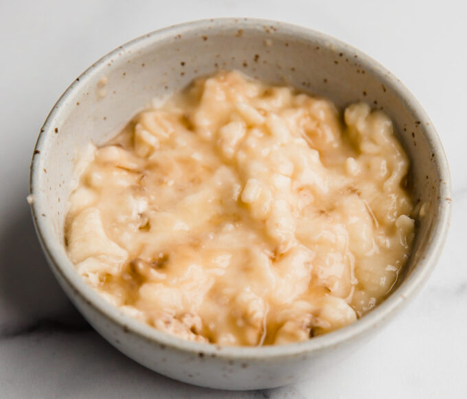 mashed banana in bowl