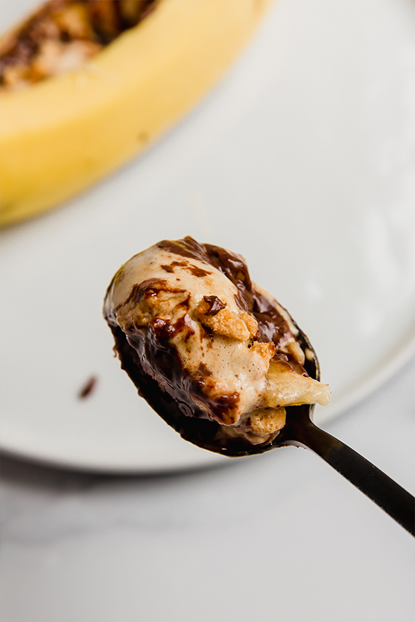 banana smores on a spoon