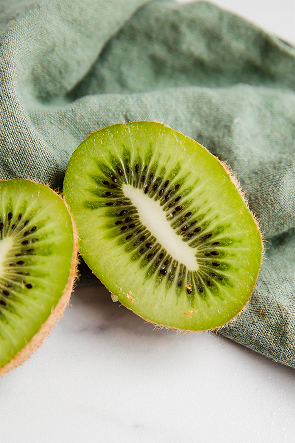 Kiwi sliced in half