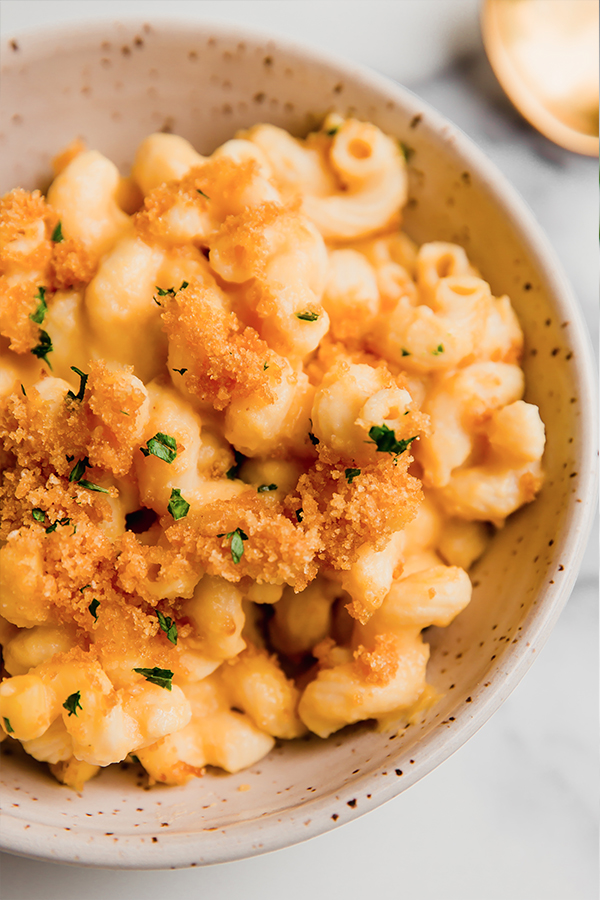 A bowl of mac and cheese.