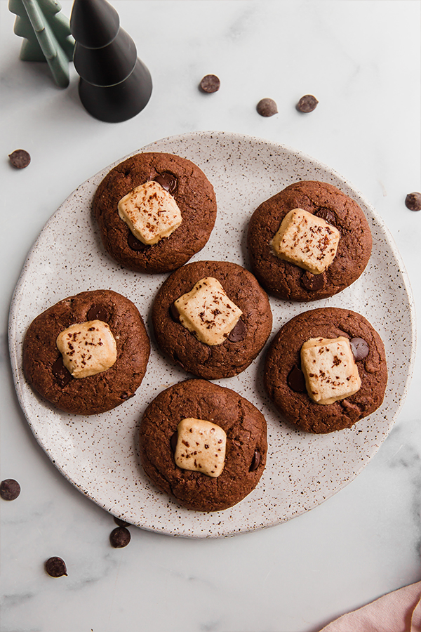 A plate of hot cocoa cookies.