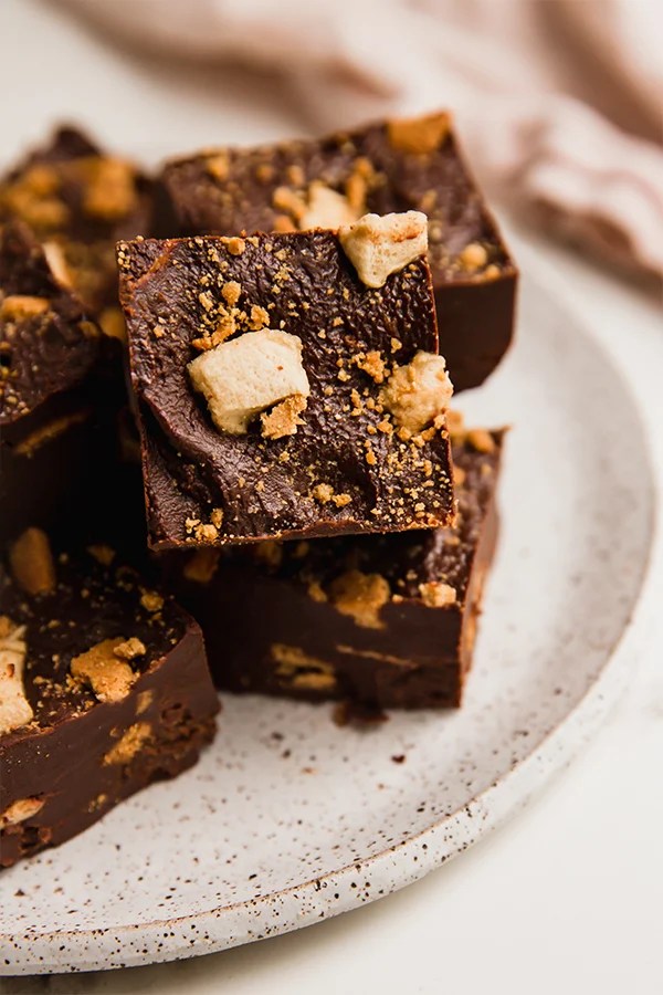 S\'mores fudge piled on a plate.