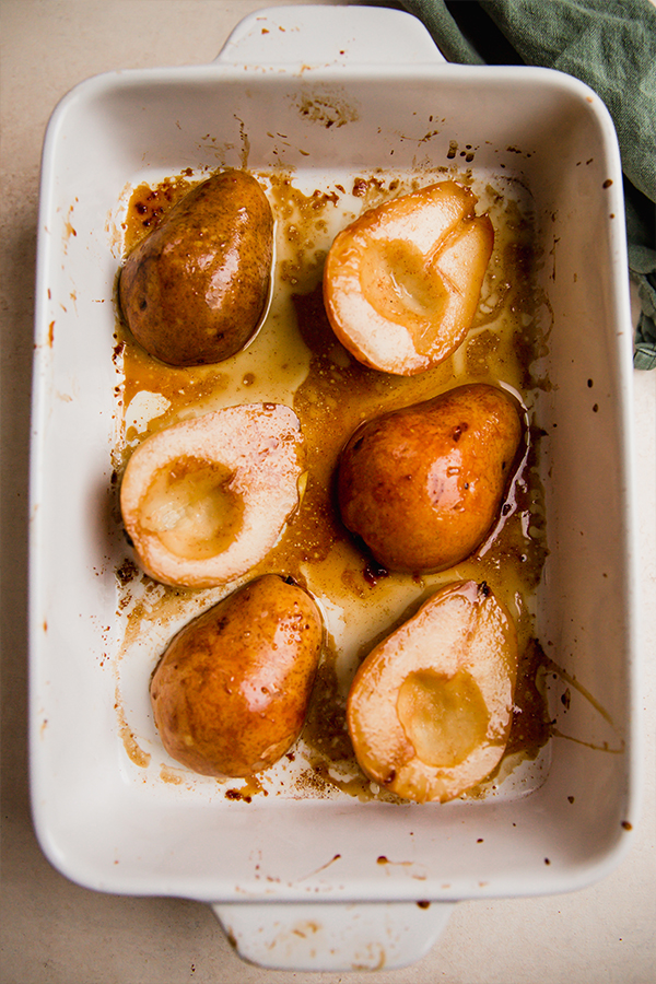 Baked pears in a baking dish.