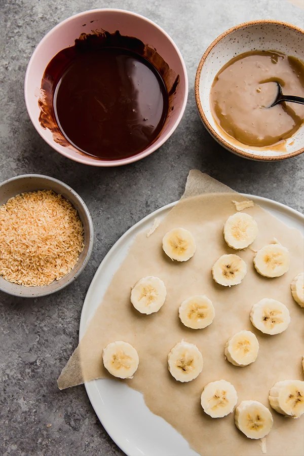The ingredients for samoa banana bites.