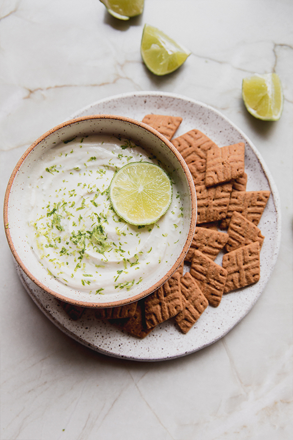 Crackers with key lime dip.