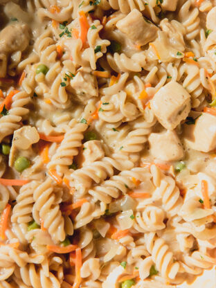 Chicken pot pie pasta with vegetables.