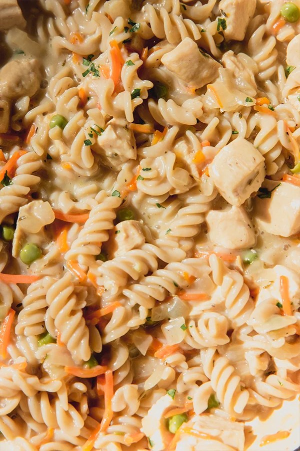 Chicken pot pie pasta with vegetables.