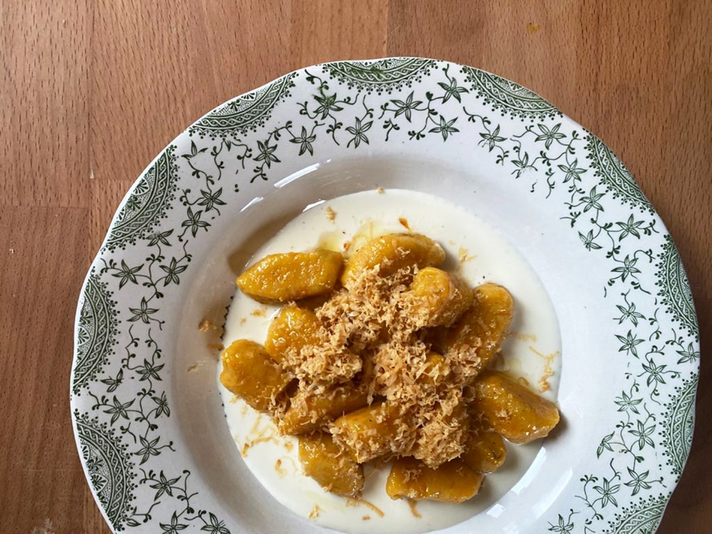 gnocchi di zucca con crema di zola e ricotta affumicata di Andrea