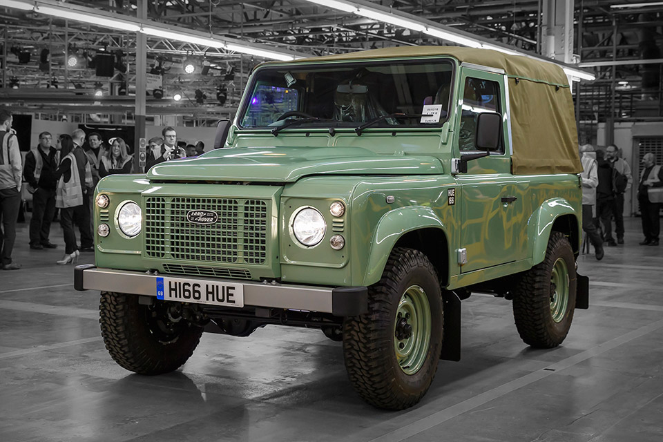 The Last Land Rover Defender Uncrate