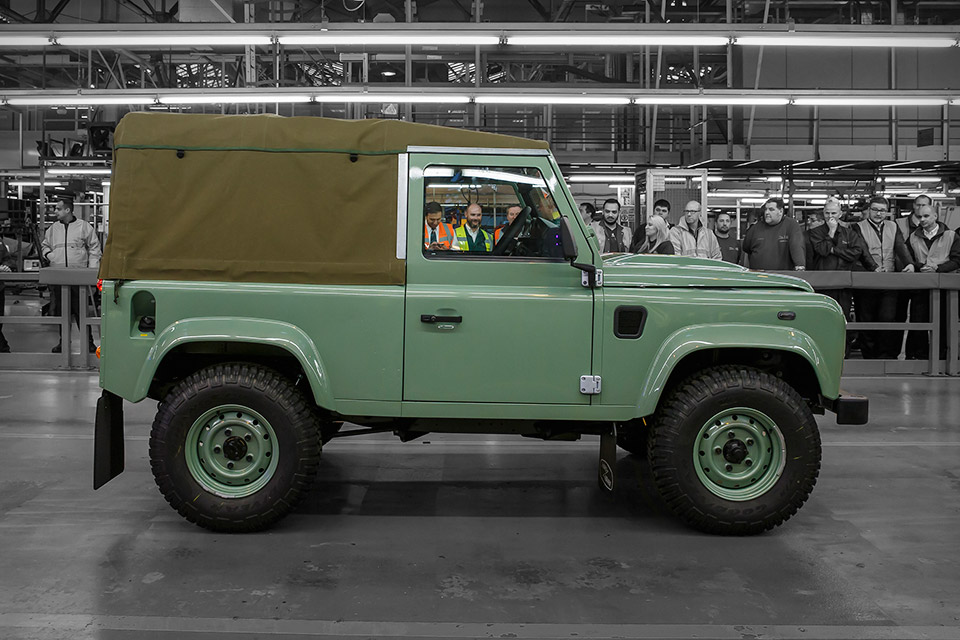 The Last Land Rover Defender Uncrate