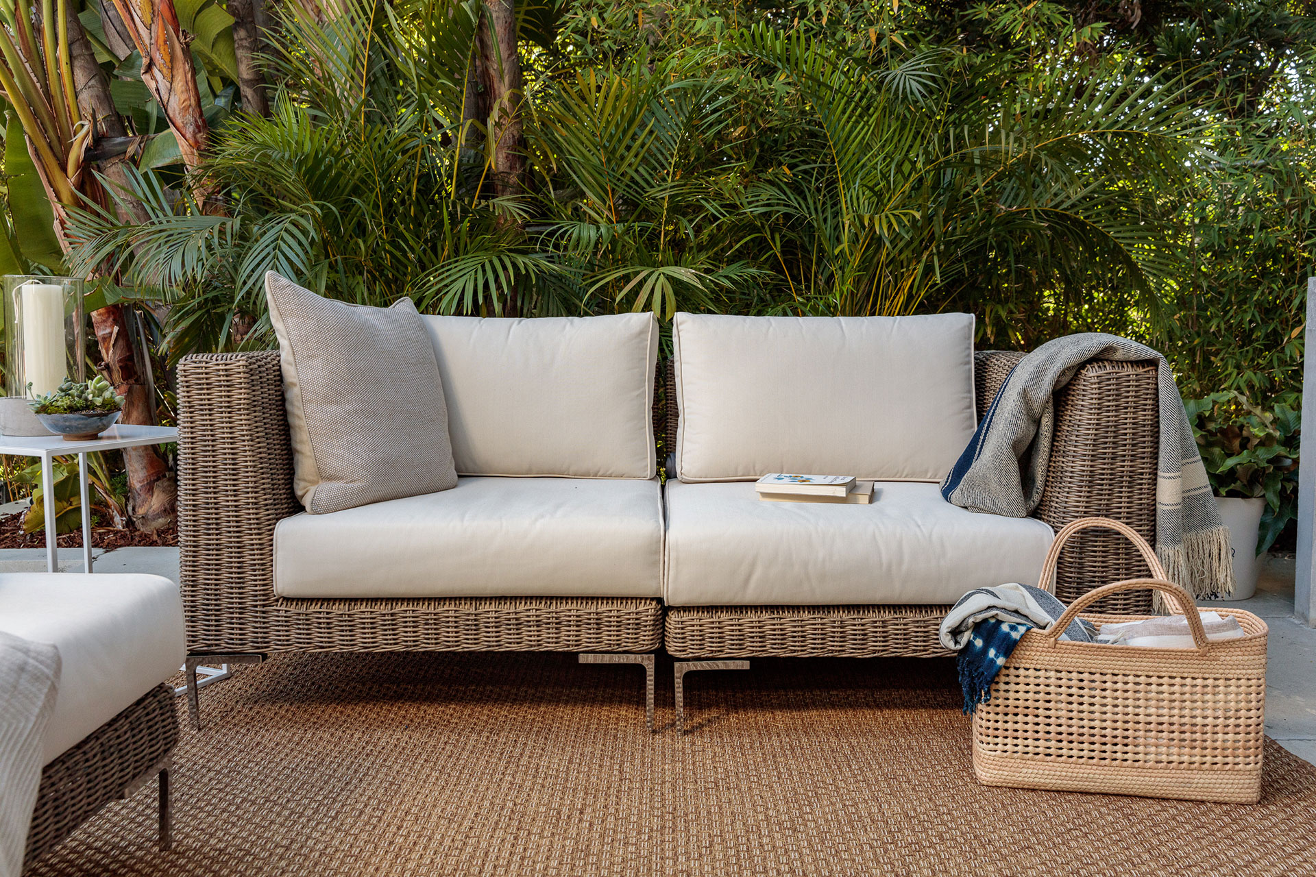 屋外用家具 Uncrate