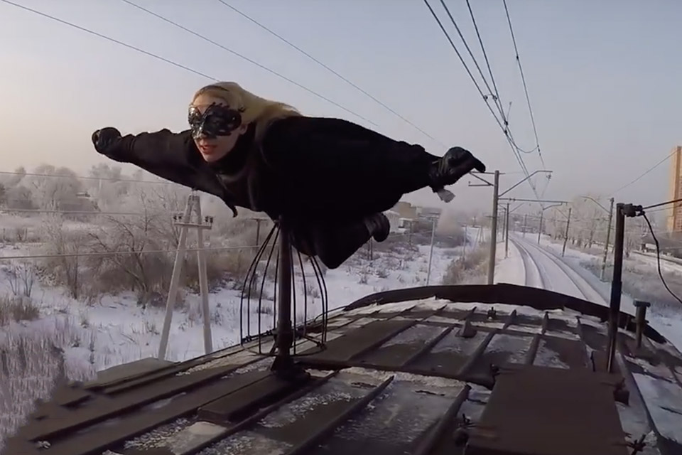 Train Surfing In Russia Uncrate