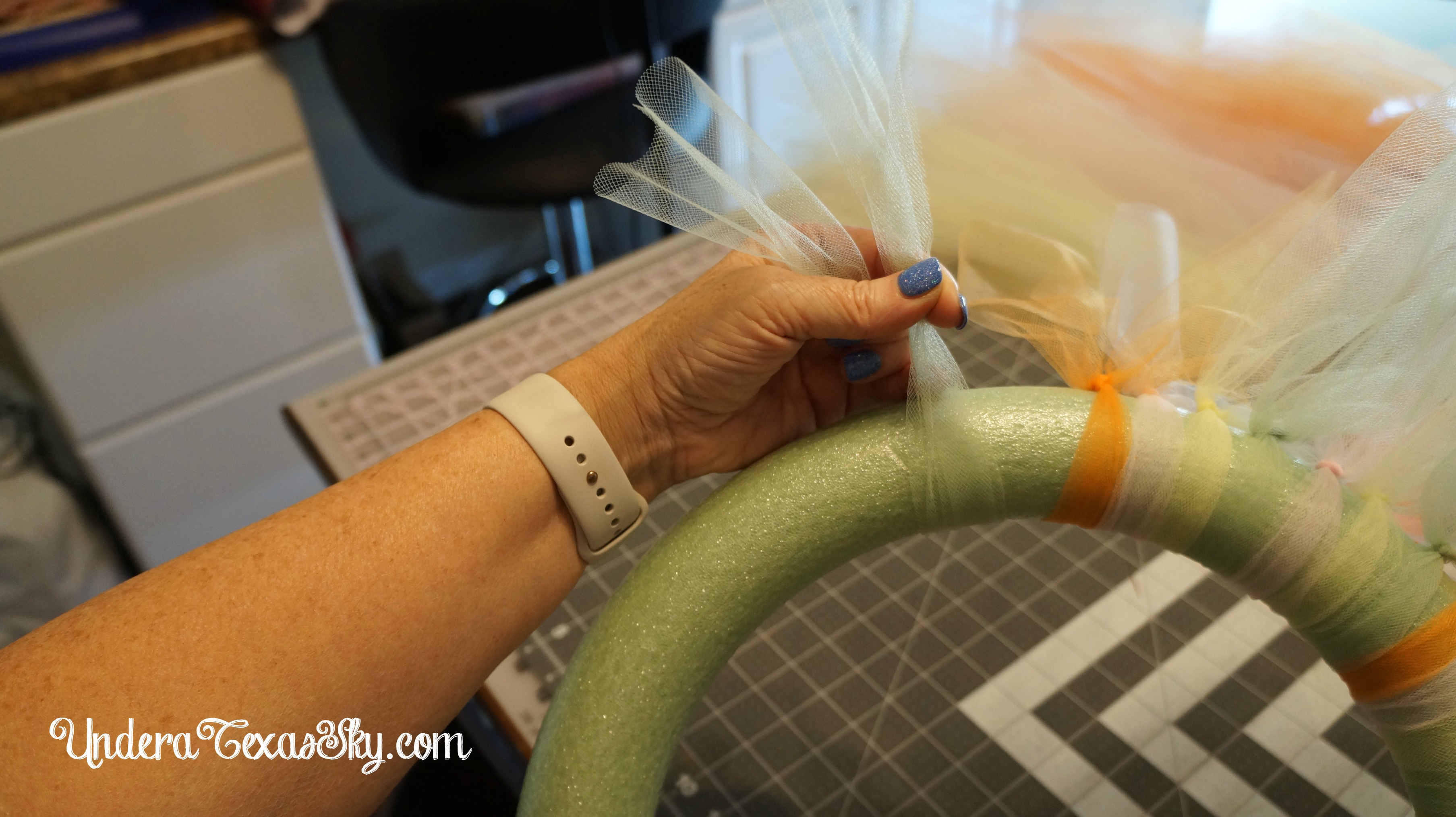 Spring Tulle Wreath Tutorial Under a Texas Sky