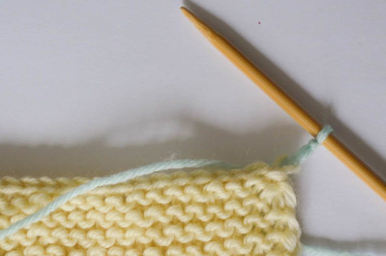 Knitting tutorial How To Pick Up Stitches Underground Crafter