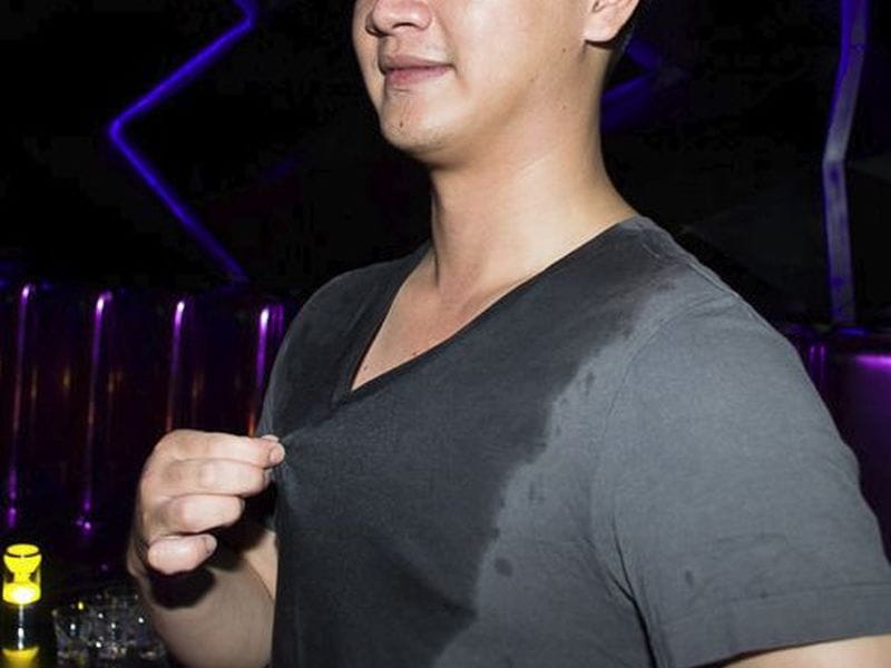 Best Undershirts & Solutions For Back & Chest Sweat UndershirtGuy