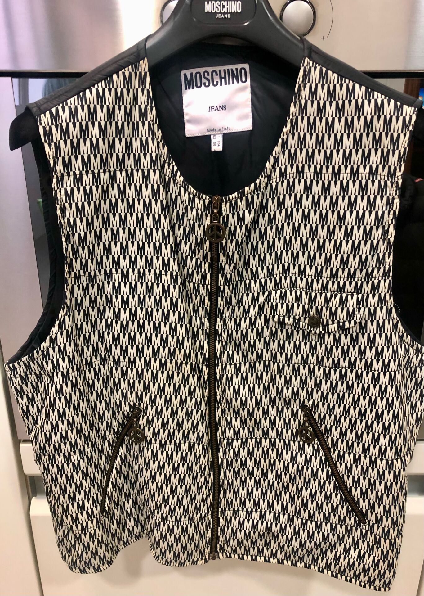 Chaleco Moschino. Unicorn Maison