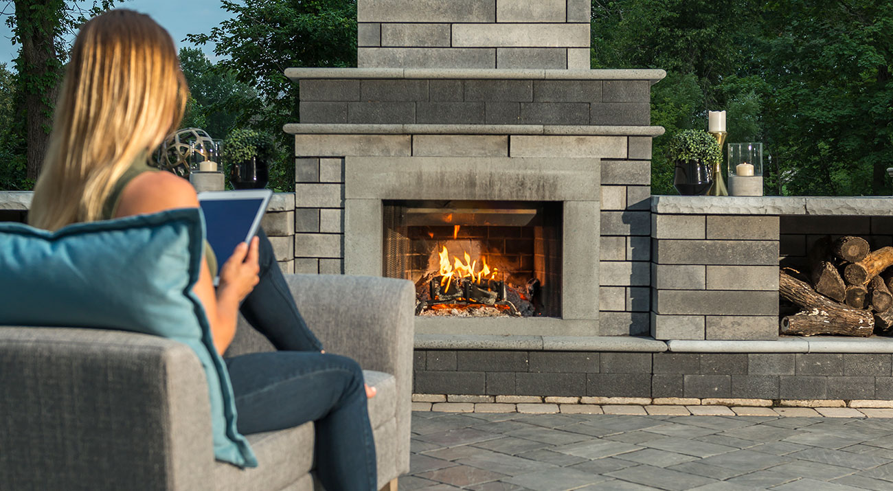 MODA™ PREBUILT FIREPLACE® Unilock Ontario