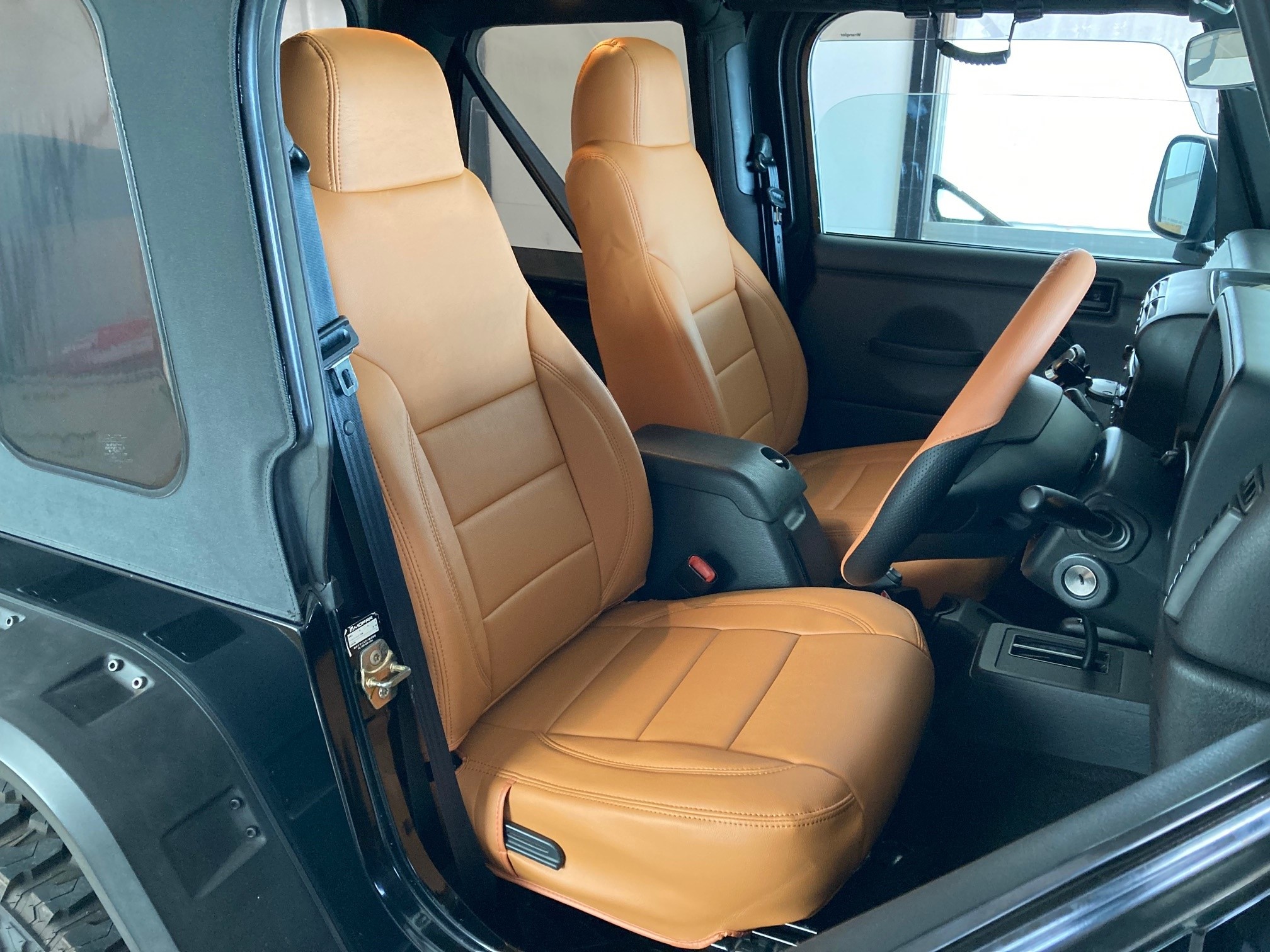 JEEPラングラーにレザーシートカバー装着 Union leather