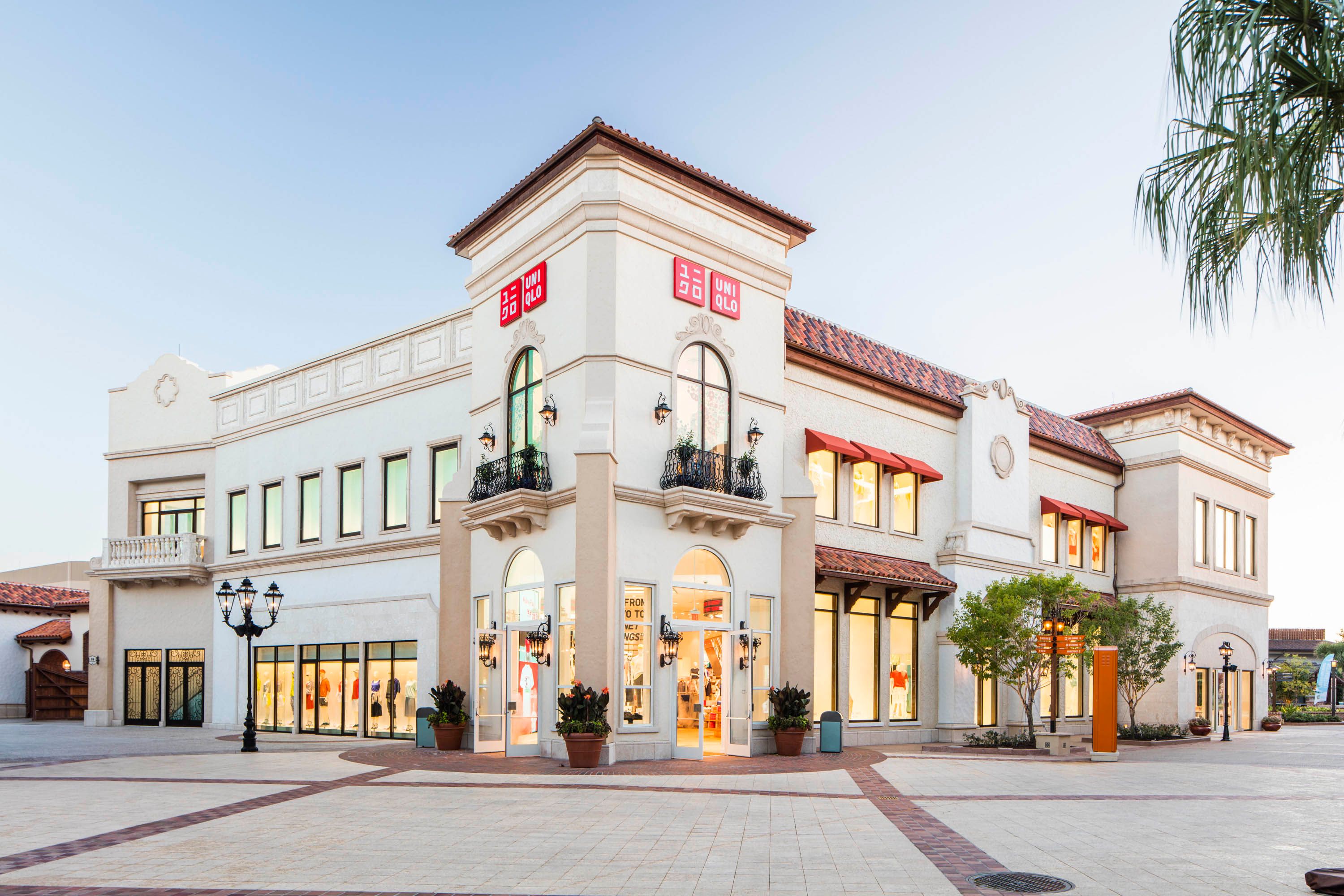 UNIQLO Disney Springs UNIQLO US