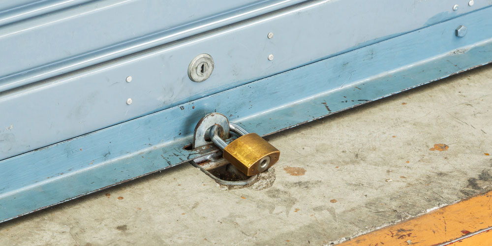A Guide To Better Garage Door Lock Replacement