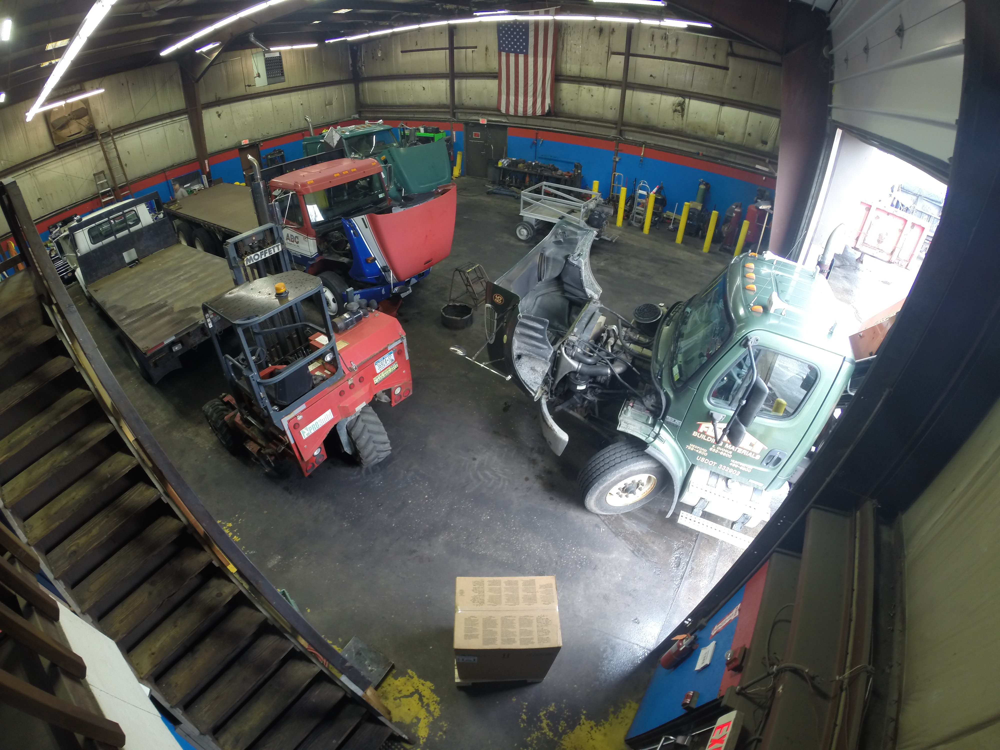 Photo Galleries - Universal Heavy Equipment & Truck Repair