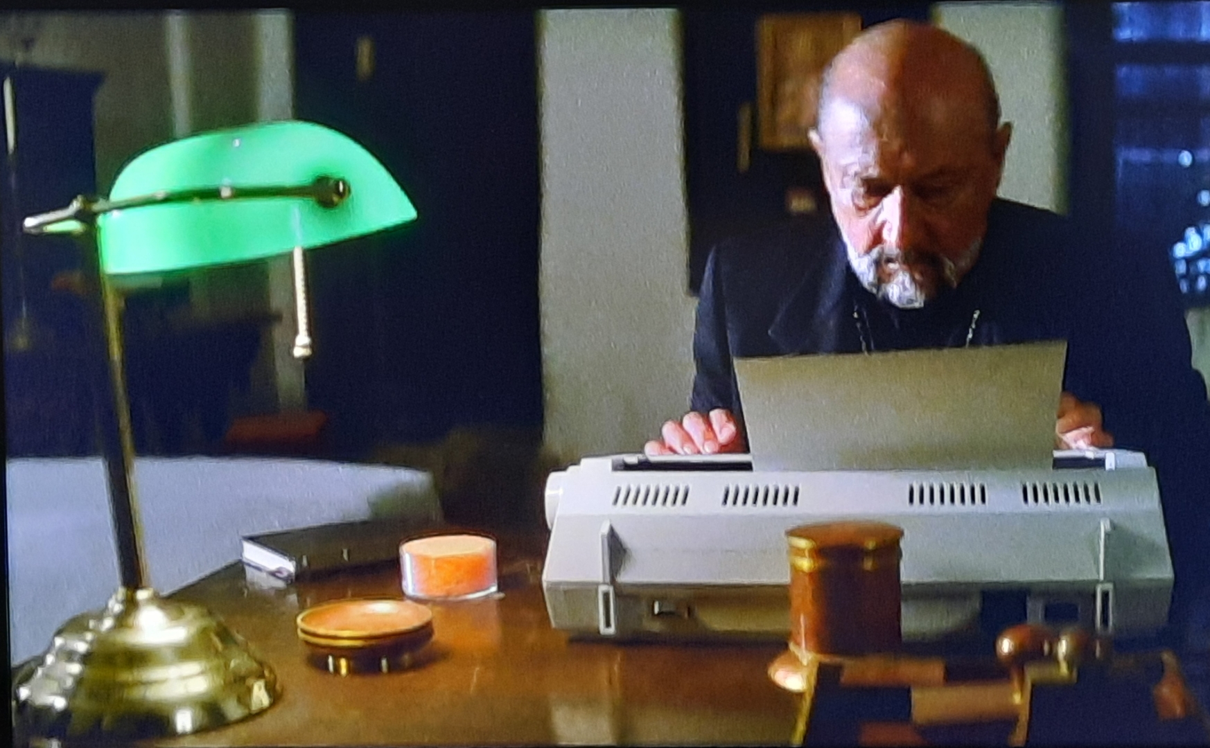 Hollywood Conspiracy The SINISTER Emerald GREEN LAMP in Almost Every Movie! Universal Dork